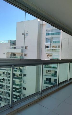Apartamento à venda com 205m², 4 quartos e 2 vagasVaranda