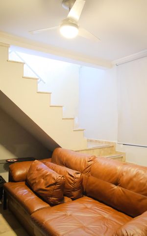 Casa à venda com 160m², 2 quartos e 2 vagasSala
