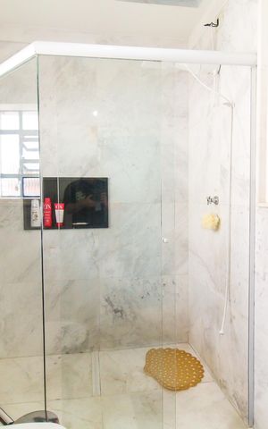 Casa para alugar com 233m², 4 quartos e 8 vagas Casa para alugar com 233m², 4 quartos e 8 vagasBanheiro da Suíte