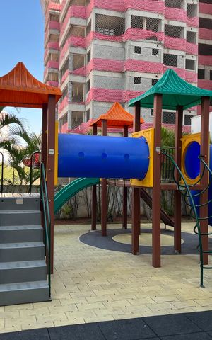 Apartamento à venda com 79m², 2 quartos e 2 vagas Apartamento à venda com 79m², 2 quartos e 2 vagasÁrea comum - Playground