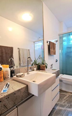 Apartamento à venda com 149m², 3 quartos e 2 vagas Apartamento à venda com 149m², 3 quartos e 2 vagasBanheiro da Suíte