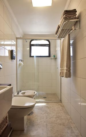 Apartamento à venda com 251m², 3 quartos e 4 vagasBanheiro Suíte 1