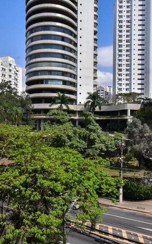 Apartamento à venda com 251m², 3 quartos e 4 vagasVista 1