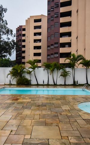 Apartamento à venda com 251m², 3 quartos e 4 vagas Apartamento à venda com 251m², 3 quartos e 4 vagasPiscina