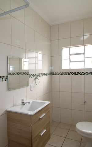 Casa para alugar com 61m², 3 quartos e sem vagaBanheiro