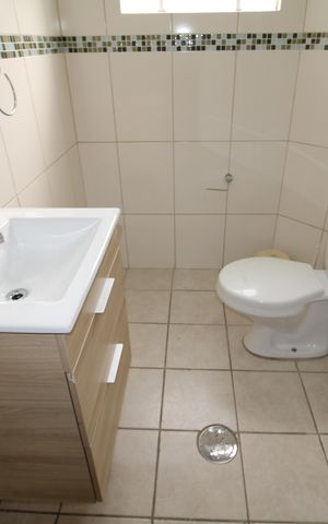 Casa para alugar com 61m², 3 quartos e sem vagaBanheiro