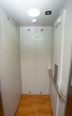 Apartamento à venda com 277m², 4 quartos e 2 vagas Apartamento à venda com 277m², 4 quartos e 2 vagasElevador