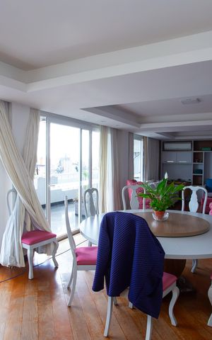 Apartamento à venda com 277m², 4 quartos e 2 vagas Apartamento à venda com 277m², 4 quartos e 2 vagasSala 2