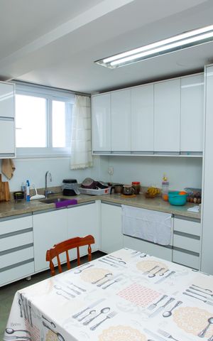 Apartamento à venda com 277m², 4 quartos e 2 vagas Apartamento à venda com 277m², 4 quartos e 2 vagasCozinha