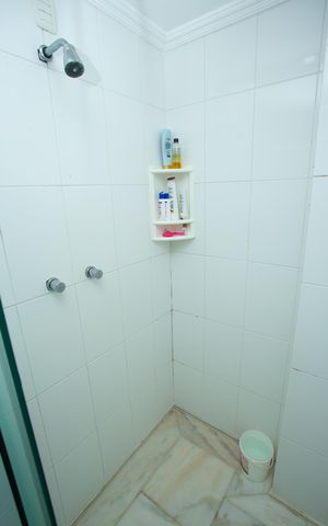 Apartamento à venda com 277m², 4 quartos e 2 vagas Apartamento à venda com 277m², 4 quartos e 2 vagasBanheiro da Suíte 2