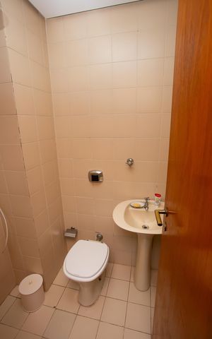 Apartamento à venda com 277m², 4 quartos e 2 vagas Apartamento à venda com 277m², 4 quartos e 2 vagasLavabo