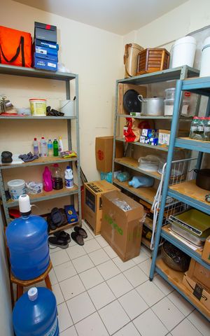 Apartamento à venda com 277m², 4 quartos e 2 vagas Apartamento à venda com 277m², 4 quartos e 2 vagasDespensa