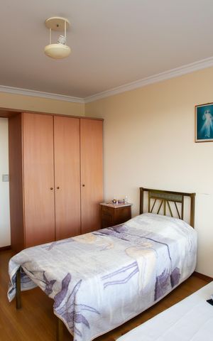 Apartamento à venda com 277m², 4 quartos e 2 vagas Apartamento à venda com 277m², 4 quartos e 2 vagasQuarto 1