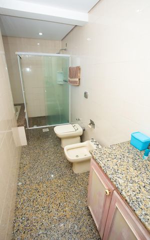 Apartamento à venda com 277m², 4 quartos e 2 vagas Apartamento à venda com 277m², 4 quartos e 2 vagasBanheiro