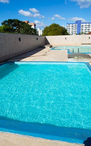 Apartamento à venda com 277m², 4 quartos e 2 vagas Apartamento à venda com 277m², 4 quartos e 2 vagasÁrea comum - Piscina