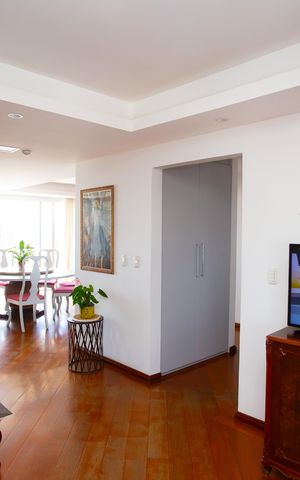 Apartamento à venda com 277m², 4 quartos e 2 vagas Apartamento à venda com 277m², 4 quartos e 2 vagasSala 1