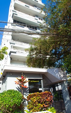 Apartamento à venda com 277m², 4 quartos e 2 vagas Apartamento à venda com 277m², 4 quartos e 2 vagasFachada