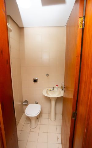 Apartamento à venda com 277m², 4 quartos e 2 vagas Apartamento à venda com 277m², 4 quartos e 2 vagasLavabo