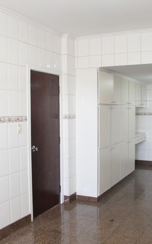 Apartamento à venda com 240m², 5 quartos e 2 vagasCozinha