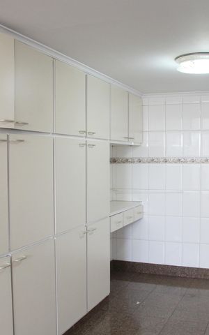 Apartamento à venda com 240m², 5 quartos e 2 vagasCozinha