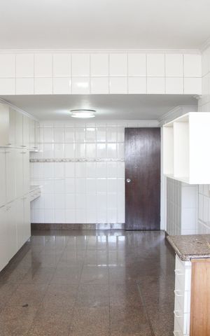 Apartamento à venda com 240m², 5 quartos e 2 vagasCozinha
