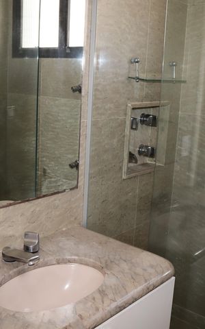 Apartamento para alugar com 344m², 4 quartos e 5 vagasBanheiro da Suíte 1