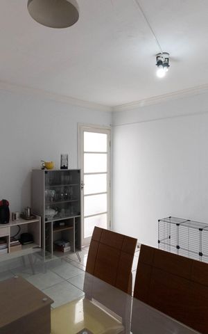 Casa à venda com 130m², 2 quartos e 3 vagas Casa à venda com 130m², 2 quartos e 3 vagasSala
