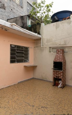 Casa à venda com 130m², 2 quartos e 3 vagas Casa à venda com 130m², 2 quartos e 3 vagasQuintal