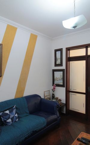 Casa à venda com 210m², 3 quartos e 2 vagasSala