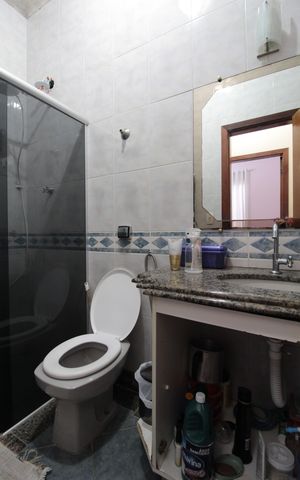 Casa à venda com 210m², 3 quartos e 2 vagasBanheiro Social