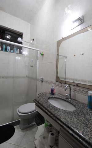 Casa à venda com 210m², 3 quartos e 2 vagasBanheiro da Suíte
