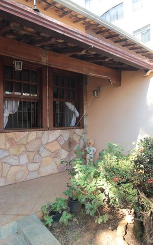 Casa à venda com 210m², 3 quartos e 2 vagasGaragem