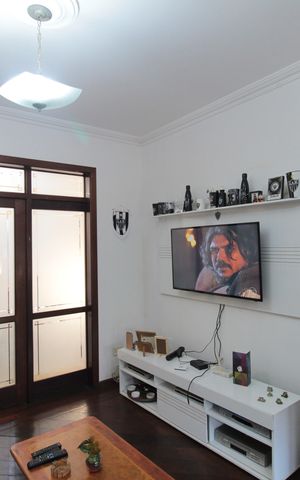 Casa à venda com 210m², 3 quartos e 2 vagasSala