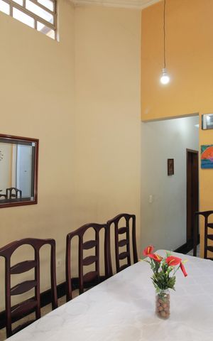 Casa à venda com 210m², 3 quartos e 2 vagasCopa
