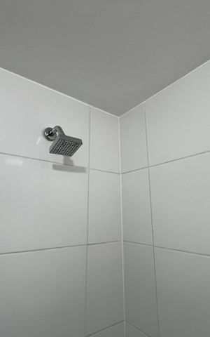 Apartamento à venda com 43m², 2 quartos e 1 vaga Apartamento à venda com 43m², 2 quartos e 1 vagaBanheiro