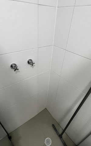 Apartamento à venda com 43m², 2 quartos e 1 vaga Apartamento à venda com 43m², 2 quartos e 1 vagaBanheiro