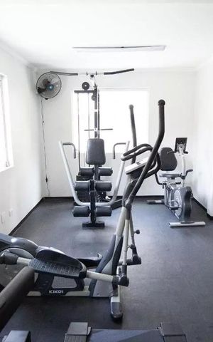 Apartamento à venda com 209m², 3 quartos e 3 vagas Apartamento à venda com 209m², 3 quartos e 3 vagasÁrea comum - Academia