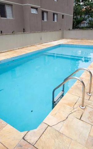 Apartamento à venda com 209m², 3 quartos e 3 vagas Apartamento à venda com 209m², 3 quartos e 3 vagasÁrea comum - Piscina