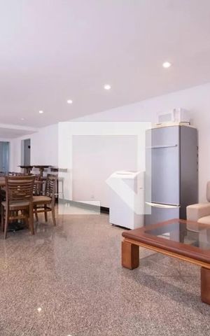 Apartamento à venda com 209m², 3 quartos e 3 vagas Apartamento à venda com 209m², 3 quartos e 3 vagasÁrea comum - Salão de festas