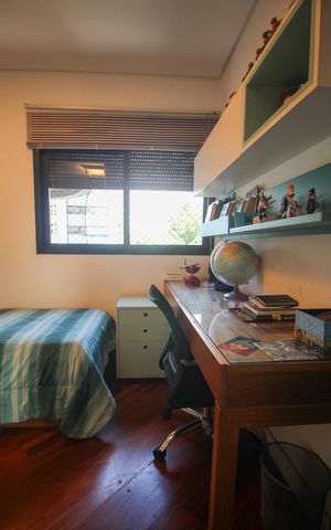 Apartamento à venda com 158m², 4 quartos e 2 vagasQuarto