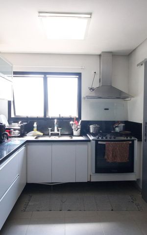 Apartamento à venda com 158m², 4 quartos e 2 vagasCozinha