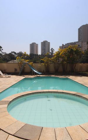 Apartamento à venda com 158m², 4 quartos e 2 vagasÁrea comum - Piscina