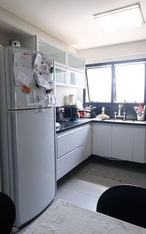Apartamento à venda com 158m², 4 quartos e 2 vagasCozinha
