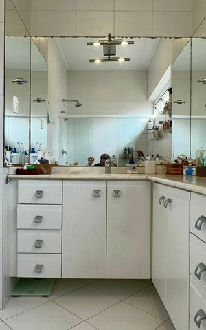 Apartamento à venda com 264m², 4 quartos e 2 vagasBanheiro da Suíte