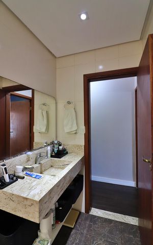 Casa à venda com 216m², 3 quartos e 2 vagasBanheiro Social