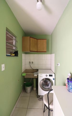 Casa à venda com 216m², 3 quartos e 2 vagasÁrea de Serviço