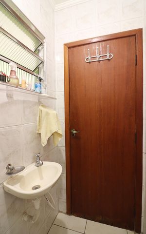 Casa à venda com 216m², 3 quartos e 2 vagasBanheiro de Serviço