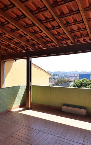 Casa à venda com 216m², 3 quartos e 2 vagasQuarto 3 Varanda