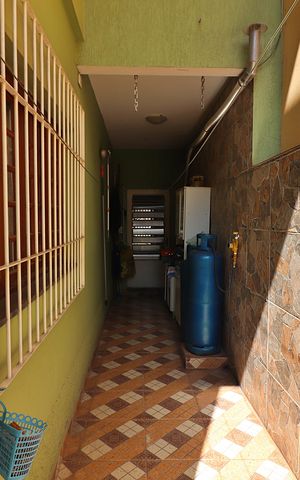 Casa à venda com 216m², 3 quartos e 2 vagasCorredor