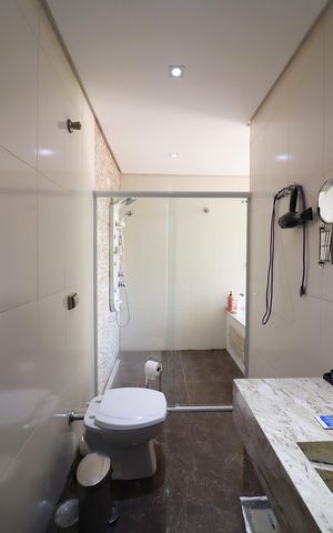 Casa à venda com 216m², 3 quartos e 2 vagasBanheiro Social